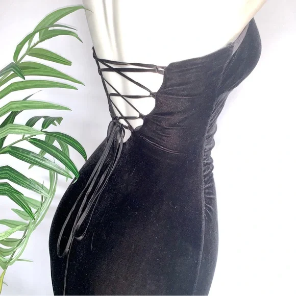 v i n t a g e :: Gorgeous Black Velvet Corset Tie Halter Maxi Dress - Picture 3 of 14
